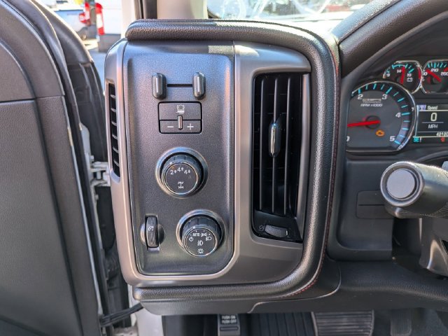 Used 2019 GMC Sierra 2500 SLT w/ Duramax Plus Package AWD/4WD image 13