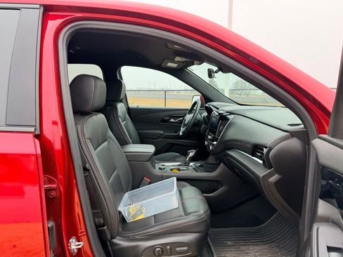 Used 2023 Chevrolet Traverse RS image 11