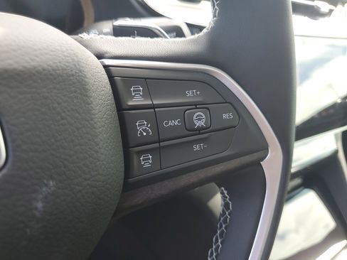 New 2026 Jeep Grand Cherokee Limited RWD image 14