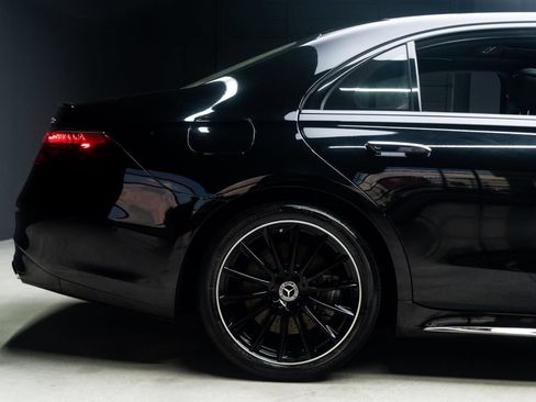 Used 2023 Mercedes-Benz S 500 4MATIC w/ AMG Line image 13