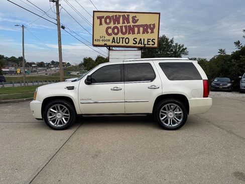 Used 2013 Cadillac Escalade Platinum image 4