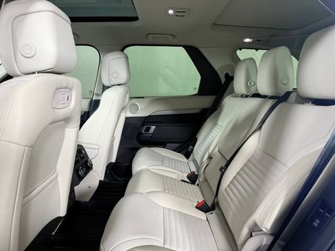 Used 2025 Land Rover Discovery Dynamic SE AWD/4WD image 26