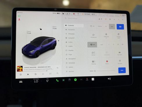 Used 2023 Tesla Model Y Performance image 24