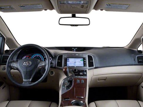 Used 2010 Toyota Venza AWD image 5