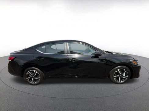 Used 2025 Nissan Sentra SV FWD image 13