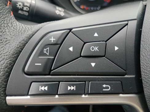 New 2025 Nissan Versa SR w/ Trunk Package image 11