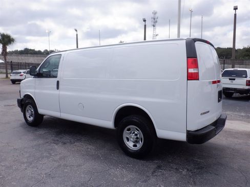 Used 2023 Chevrolet Express 2500 w/ Driver Convenience Package image 3