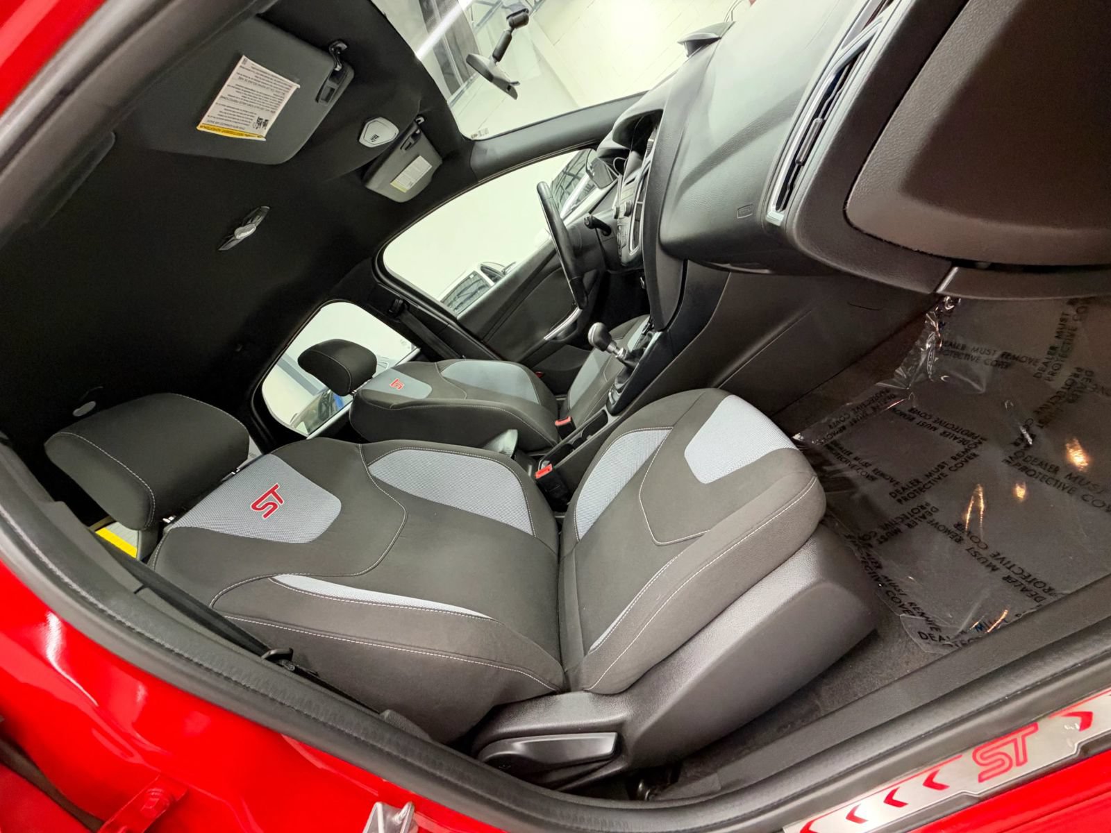 Used 2017 Ford Focus ST FWD image 22