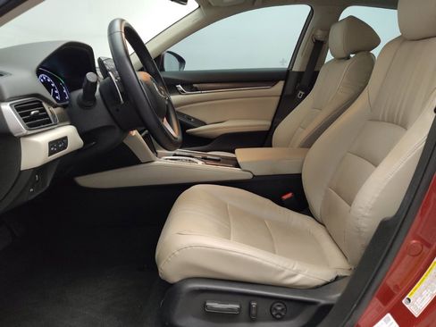 Used 2018 Honda Accord Touring image 17