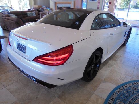 Used 2017 Mercedes-Benz SL 550 image 20