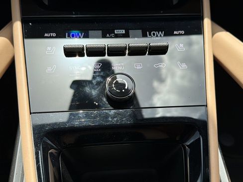 Certified 2024 Porsche Cayenne S AWD/4WD image 19