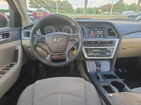 Used 2016 Hyundai Sonata SE FWD image 17