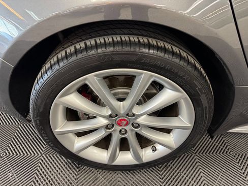 Used 2016 Jaguar XF R-Sport image 19
