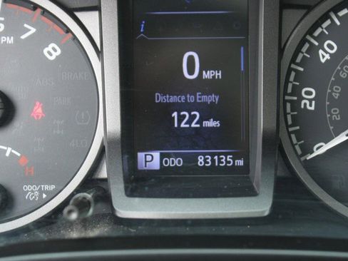 Used 2017 Toyota Tacoma TRD Sport image 20