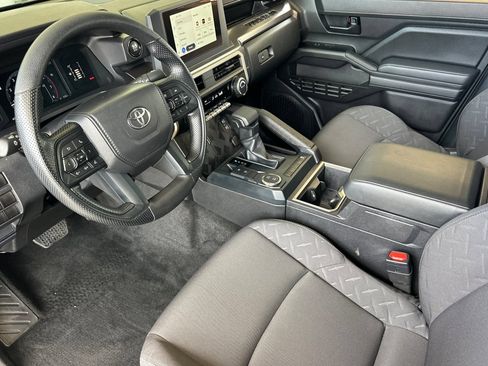 Used 2025 Toyota Tacoma SR5 RWD image 10