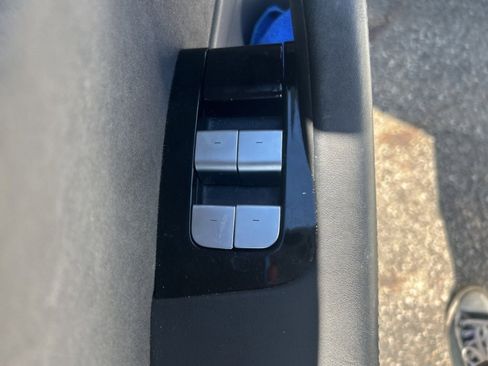 Used 2018 Tesla Model 3 Long Range image 12