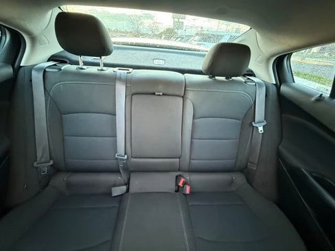 Used 2017 Chevrolet Cruze LT FWD image 23