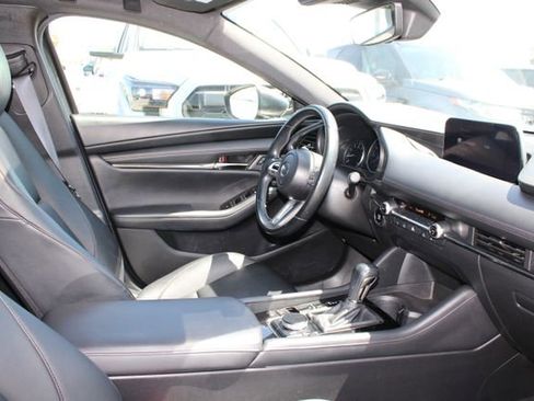 Used 2022 MAZDA MAZDA3 s FWD image 5