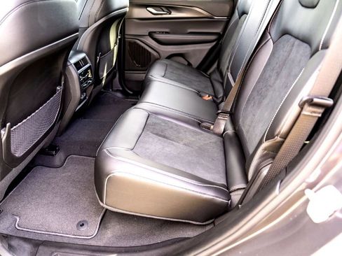 New 2025 Jeep Grand Cherokee Altitude image 16