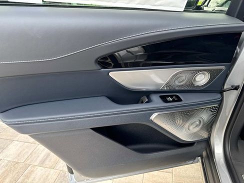 New 2025 Lincoln Nautilus Reserve image 15