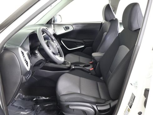 Used 2024 Kia Soul LX w/ Option Group 015 FWD image 27