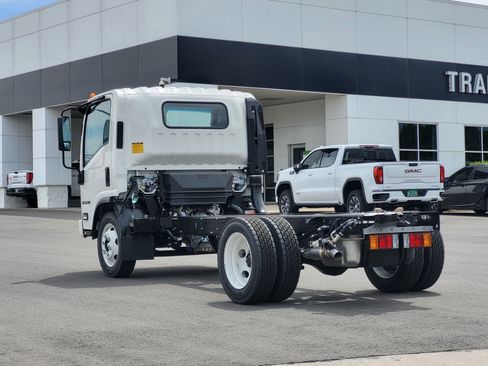 New 2026 Isuzu NPR RWD image 5