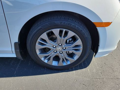 Certified 2025 Honda Odyssey Touring image 7