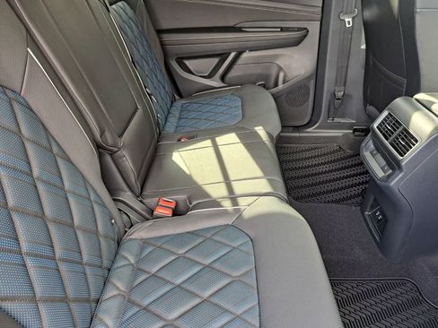 New 2026 Volkswagen Atlas Cross Sport SEL Premium R-Line image 22