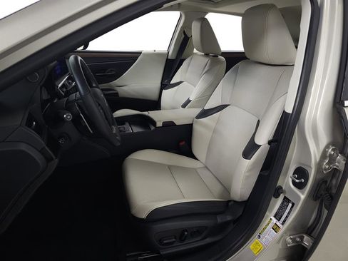 Certified 2024 Lexus ES 350 w/ Premium Package image 16