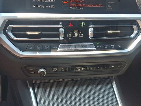 Used 2021 BMW 330i Sedan w/ M Sport Package RWD image 15