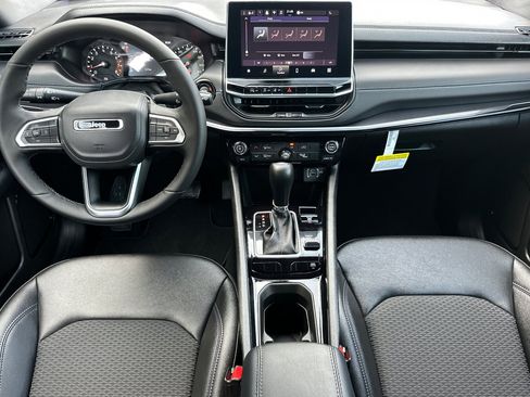 New 2025 Jeep Compass Latitude w/ Altitude Special Edition image 13