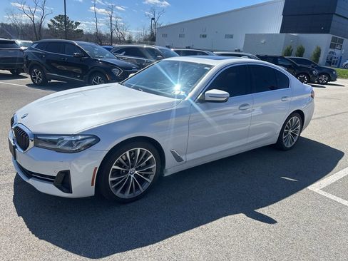 Used 2022 BMW 530i xDrive w/ Premium Package image 3