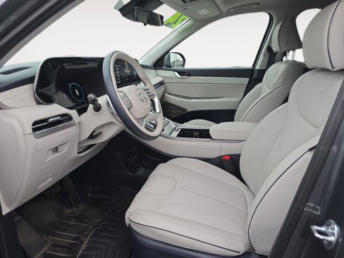 Used 2024 Hyundai Palisade Calligraphy image 10