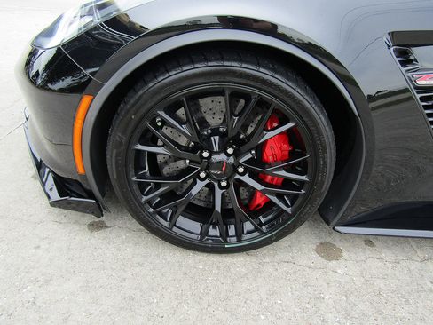 Used 2016 Chevrolet Corvette Z06 w/ 3LZ Preferred Equipment Group RWD image 25