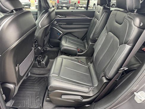 Used 2022 Jeep Grand Cherokee L Overland w/ Advanced Protech Group III image 12