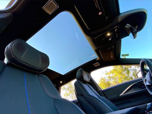 New 2026 Cadillac Lyriq V image 33