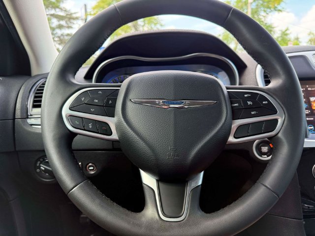 Certified 2023 Chrysler 300 Touring w/ Sport Appearance Package RWD image 20