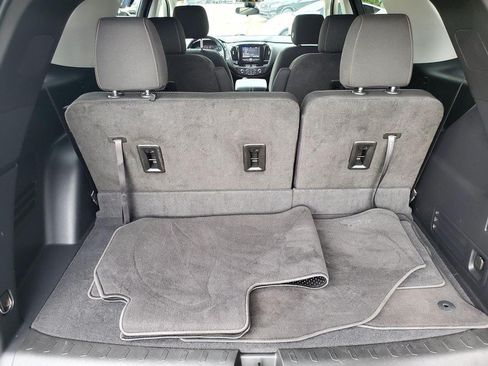 Used 2021 Chevrolet Traverse LT AWD/4WD image 18