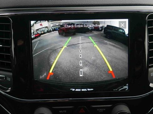 Used 2021 Jeep Grand Cherokee Trailhawk w/ Trailhawk Luxury Group image 36