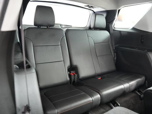 Used 2018 Chevrolet Traverse Premier AWD/4WD image 38