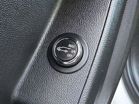 Certified 2023 Chevrolet Traverse LT w/ Rear Camera Mirror Package image 22