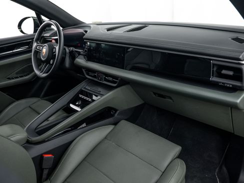 Certified 2025 Porsche Macan 4 Electric AWD/4WD image 12