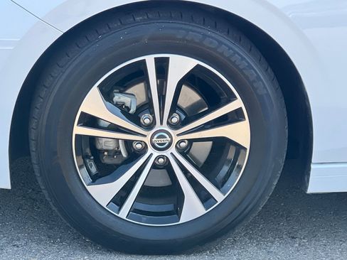 Used 2022 Nissan Sentra SV image 25