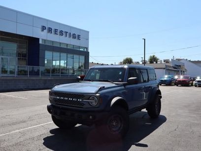 New 2025 Ford Bronco Badlands w/ Sasquatch Package