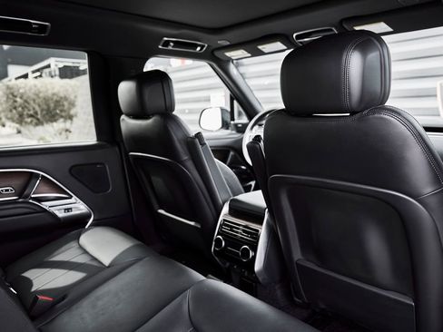 Used 2025 Land Rover Range Rover Long Wheelbase SE image 34