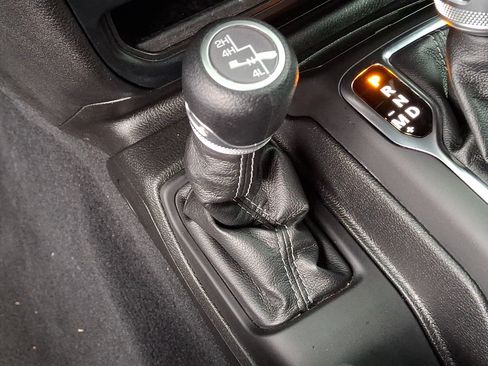 Used 2024 Jeep Wrangler Unlimited Sport AWD/4WD image 23