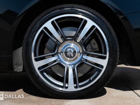 Used 2017 Rolls-Royce Wraith image 10