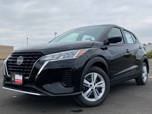 New 2025 Nissan Kicks Play S image 10