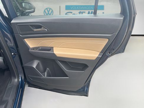 Used 2021 Volkswagen Atlas Cross Sport SE FWD image 30