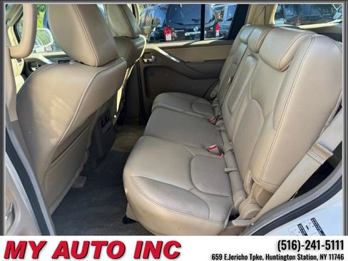 Used 2011 Nissan Pathfinder Silver AWD/4WD image 33
